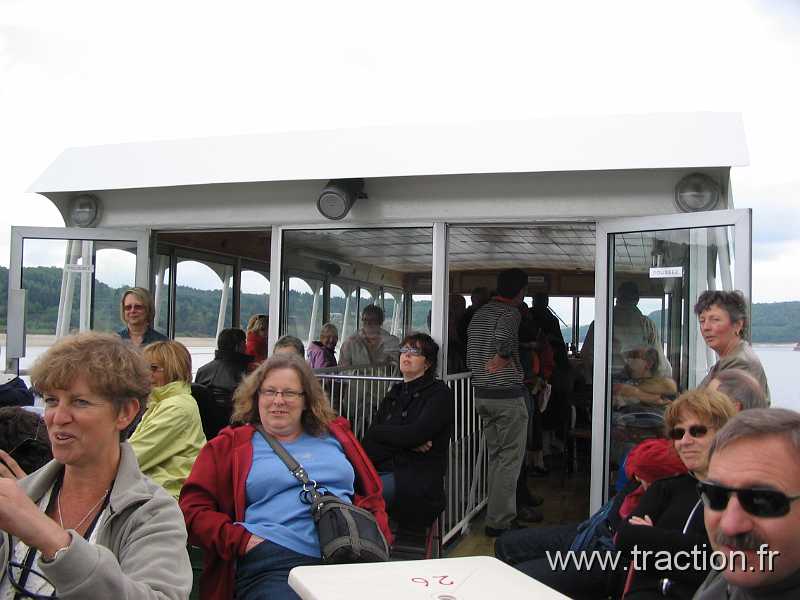 2011_CVAAM_35ans_12_Bateau-Mouche (19).JPG - 35 Ans du CVAAM, sortie dans le Doubs et le Jura, du 26 Avril au 1er Mai 2011, le Lac de Vouglans, déjeuner-croisière
